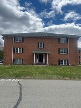 Building Photo - 10 Leonard Rd