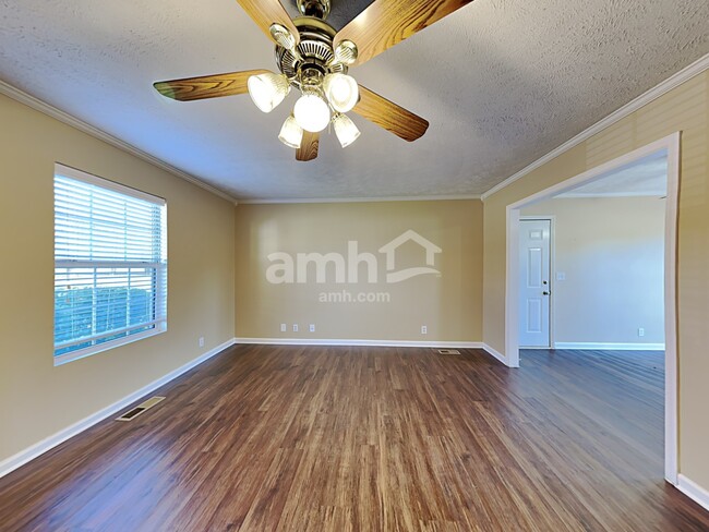 Building Photo - 204 Jonathan Way