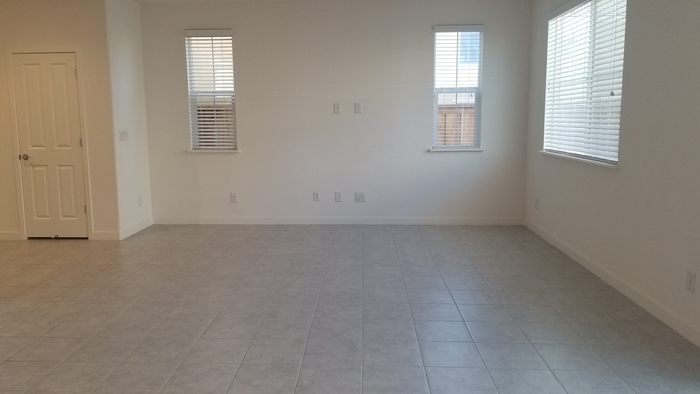 Foto del edificio - Beautiful New Home For Rent in Roseville!