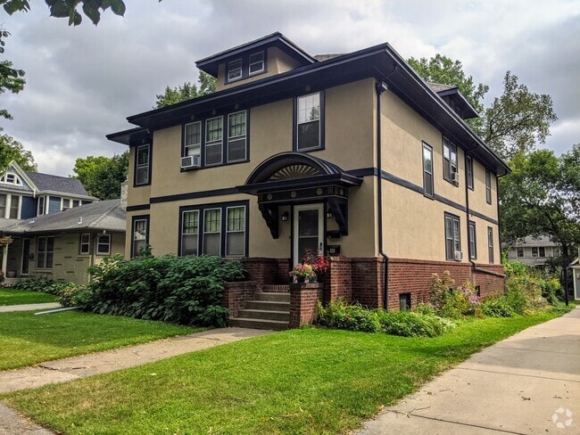 Building Photo - 826 Osceola Ave