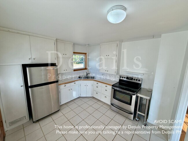 Foto del edificio - Adorable 2 BR home in Manette with View!