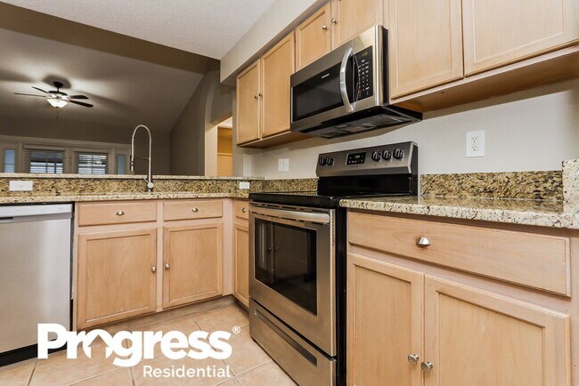 Building Photo - 3007 Summer House Dr