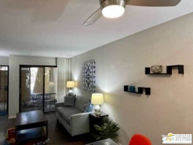 Building Photo - 2810 N Arcadia Ct