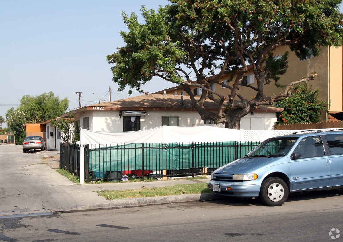 Primary Photo - 14823 Lemoli Ave