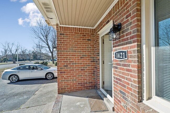 Foto del edificio - 1421 Huntington Dr