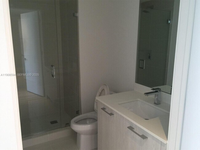 Foto del edificio - 45 SW 9th St