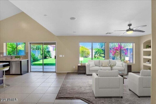 Foto del edificio - 10476 E Hillery Dr
