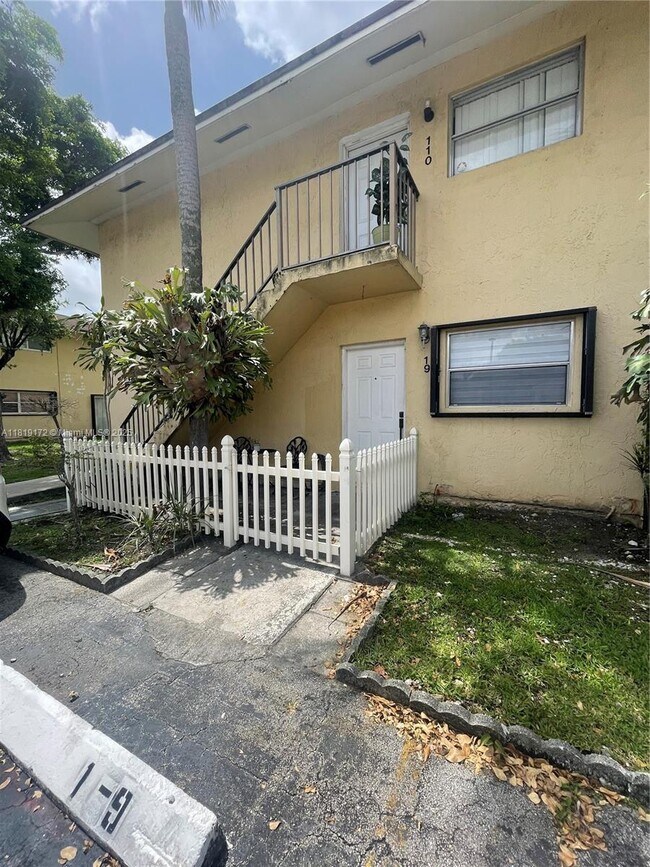Building Photo - 15699 SW 73rd Cir Terrace