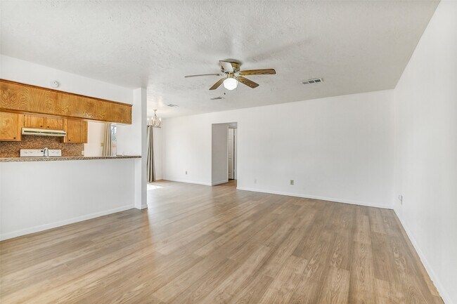 Foto del edificio - 217 Lazy Ln