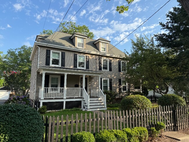 Building Photo - 56 Greenwood Ave