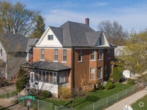 Building Photo - 448 View St
