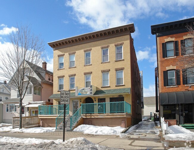 4 units Apartments in Hartford, CT