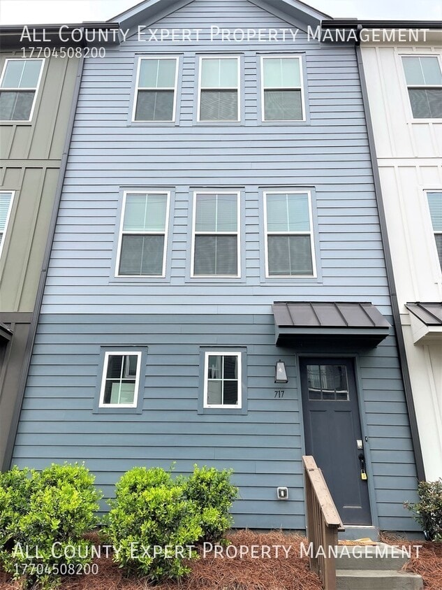 Photo - 717 Agape Pl Se-