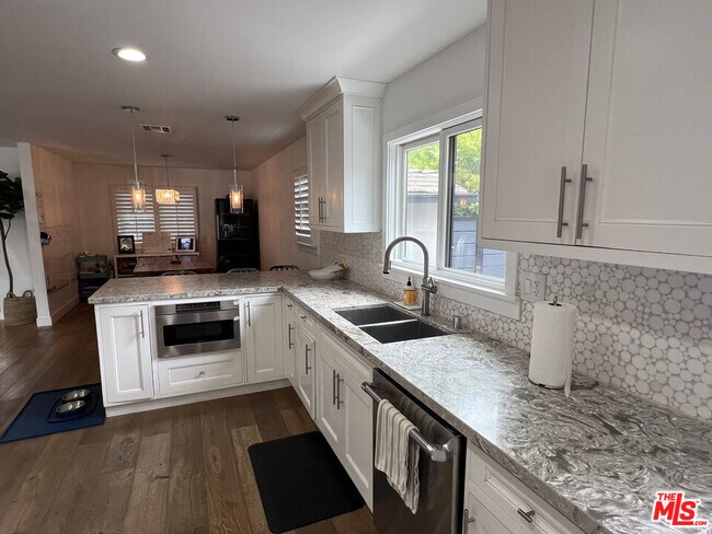 Foto del edificio - 3350 McLaughlin Ave