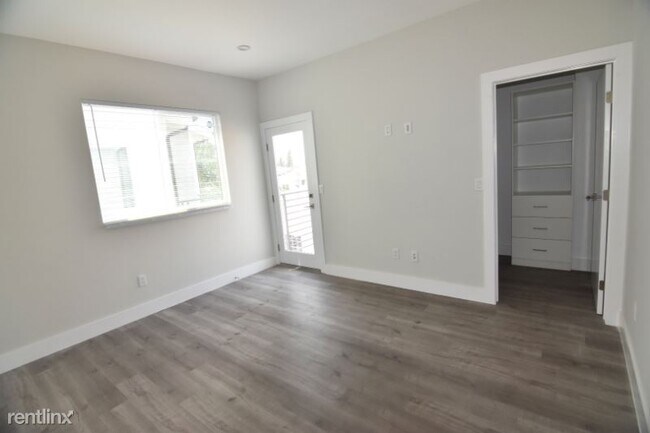 Foto del edificio - 1211 Browning Blvd