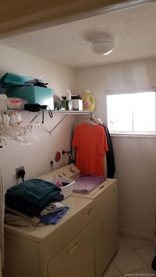 Foto del edificio - 1613 Royal Grove Way