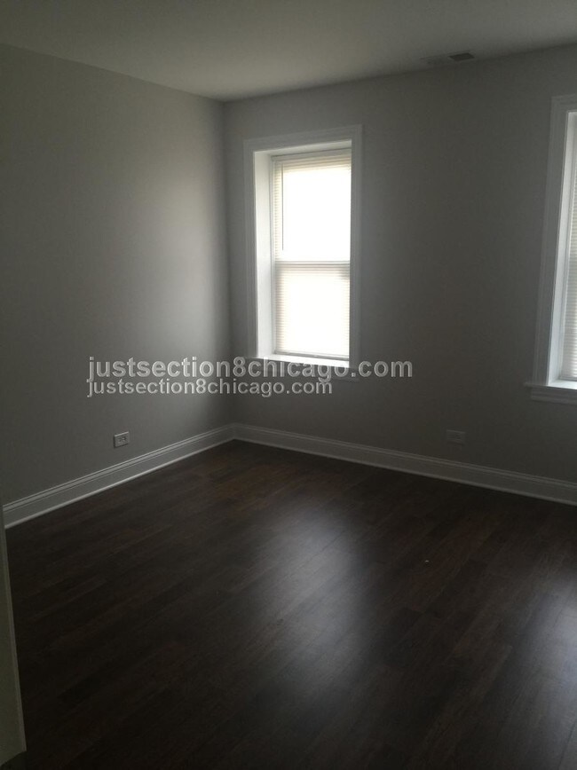 Foto del edificio - 7800 S Ridgeland Ave