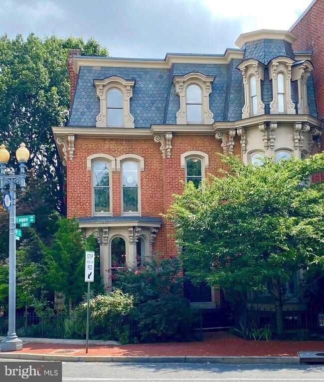 Building Photo - 19 Logan Cir NW