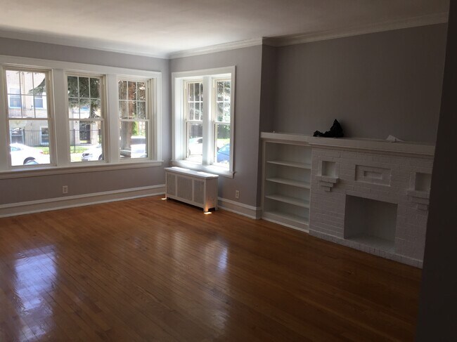 Building Photo - 6322 N Talman Ave