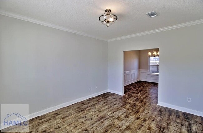 Foto del edificio - 326 Fairview Cir