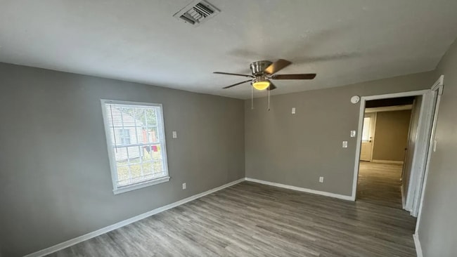 Building Photo - 1213 Laura Ave