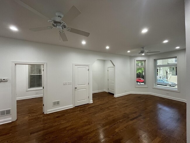 Building Photo - 3321 W Pierce Ave