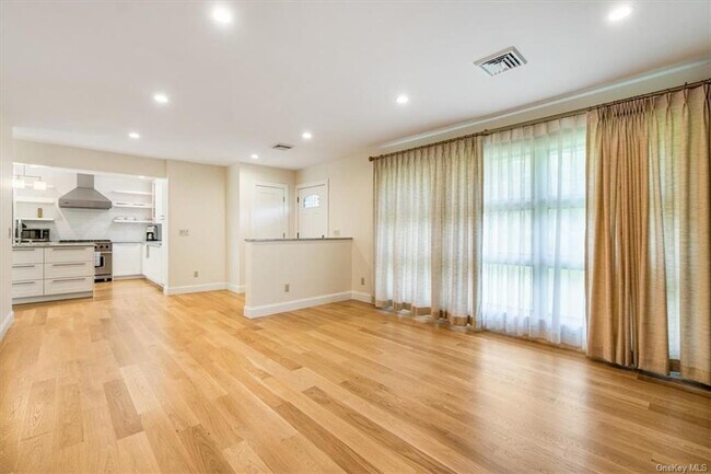 Foto del edificio - 429 Yankee Lake Rd