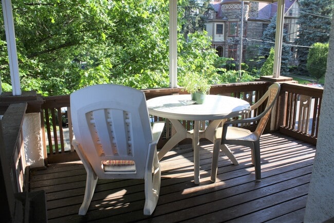Balcony overlooking Thrall - 334 Thrall St
