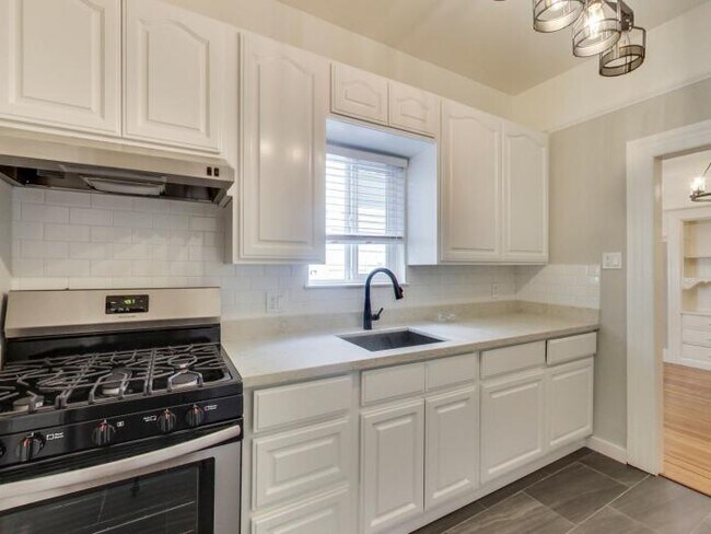 Building Photo - 2 bedroom in San Francisco CA 94109