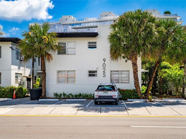 Foto del edificio - 9025 Harding Ave