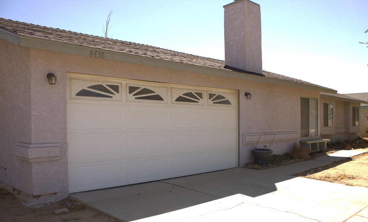 Primary Photo - Charming 3-Bedroom Retreat with Spacious B...