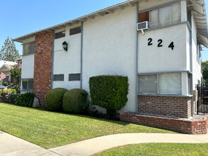 Building Photo - 224 W Palm Ave