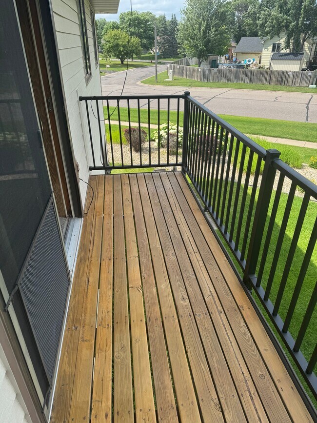 Foto del edificio - 11139 Edgewood Cir N