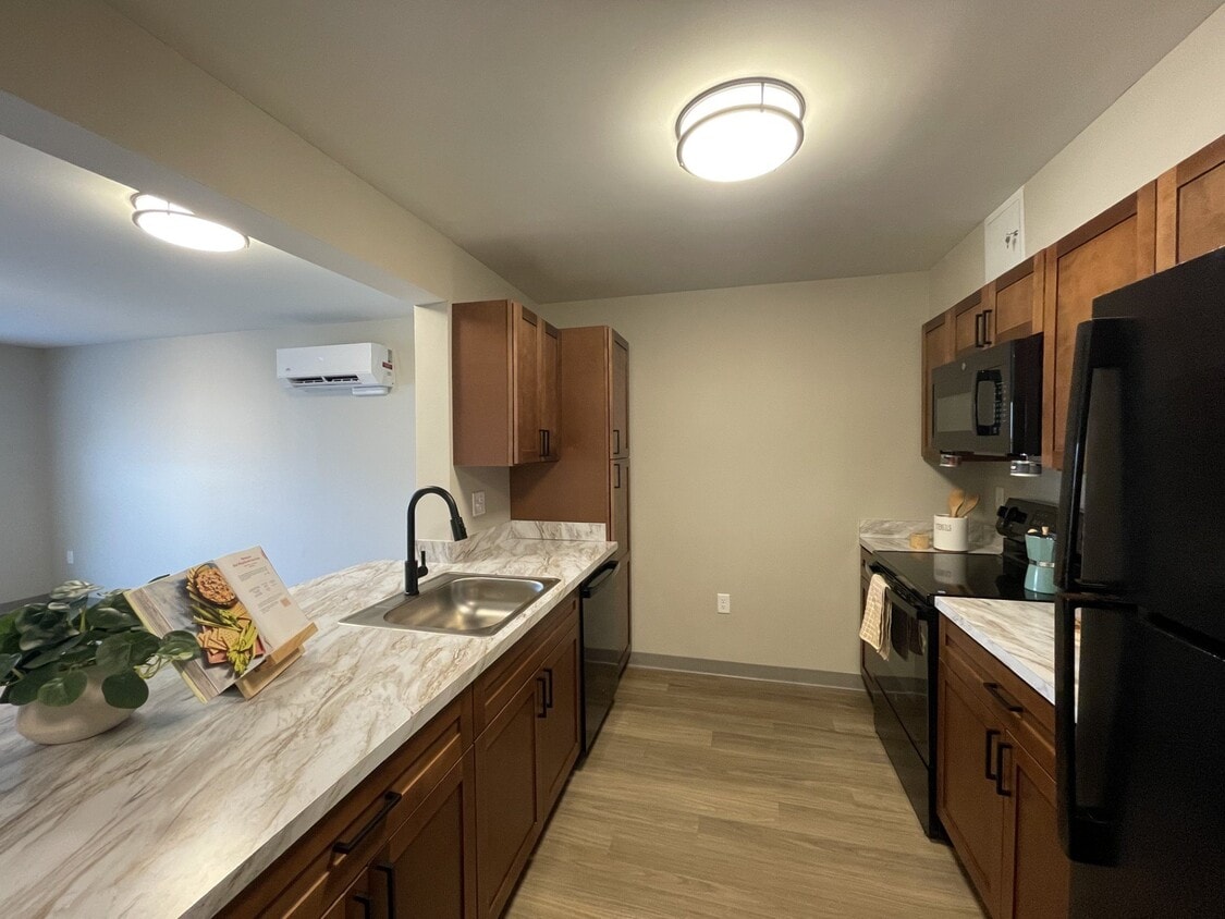 Primary Photo - Hudson Heights Apartments