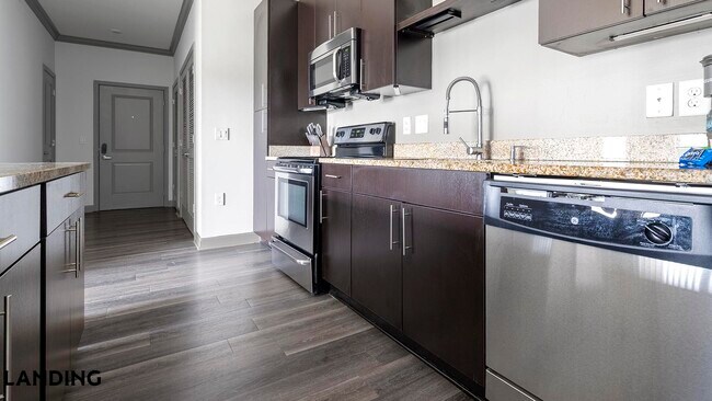 Building Photo - 11010 Northlake Landing Dr