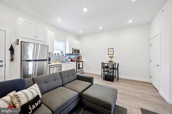Foto del edificio - 1617-19 Ridge Ave