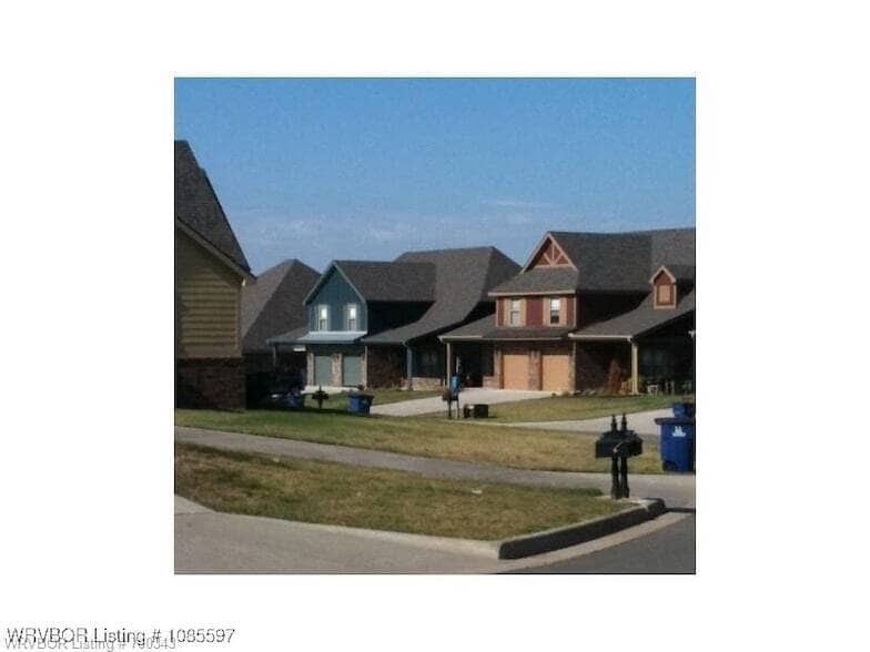 Primary Photo - 1415 Willowbrook Cir