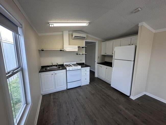 Building Photo - 2440 TX-16