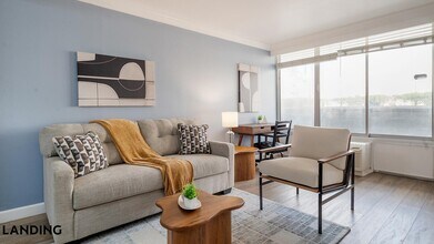Building Photo - 2851 Maingate Village Cir