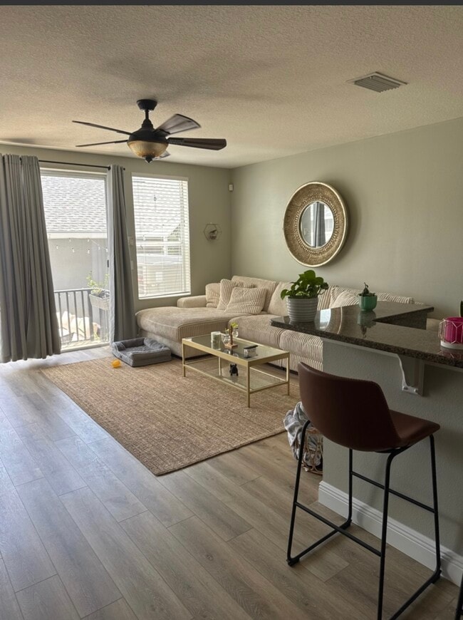 Living Room - 7308 S Trask St