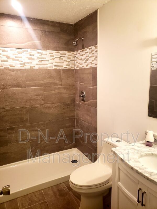Foto del edificio - 492 Country Pl Dr
