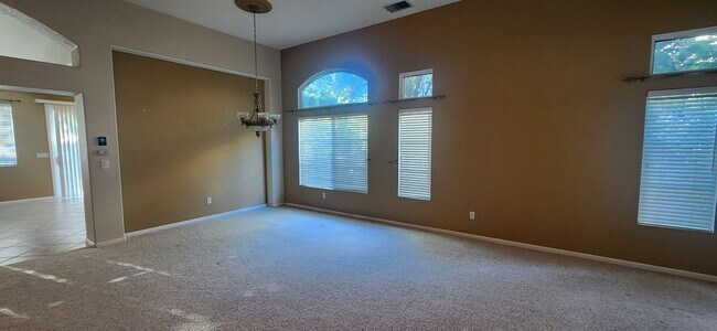 Foto del edificio - 3 Bedroom Plus Large office in Laguna West/Lakeside Community