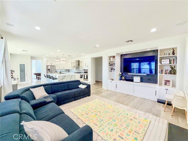 Foto del edificio - 25714 Wallace Pl