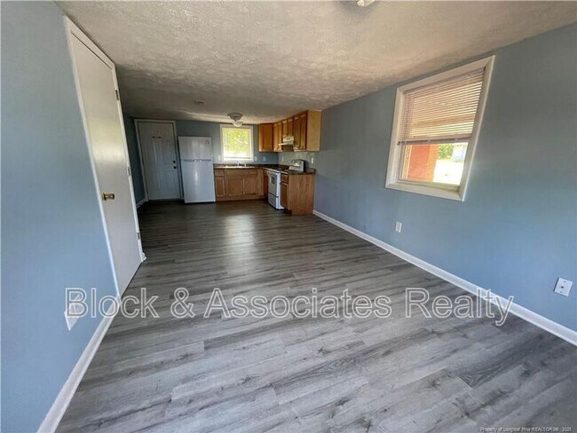 Foto del edificio - 822 Ridge Rd