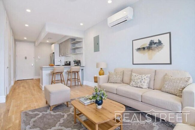 Foto del edificio - Stunning New 1 Bed in Bed Stuy Condo building