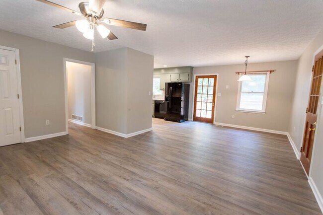 Foto del edificio - 321 Oak Meadows Dr