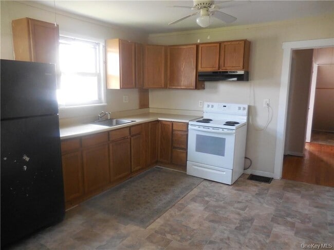 Foto del edificio - 10 Edmunds Ln