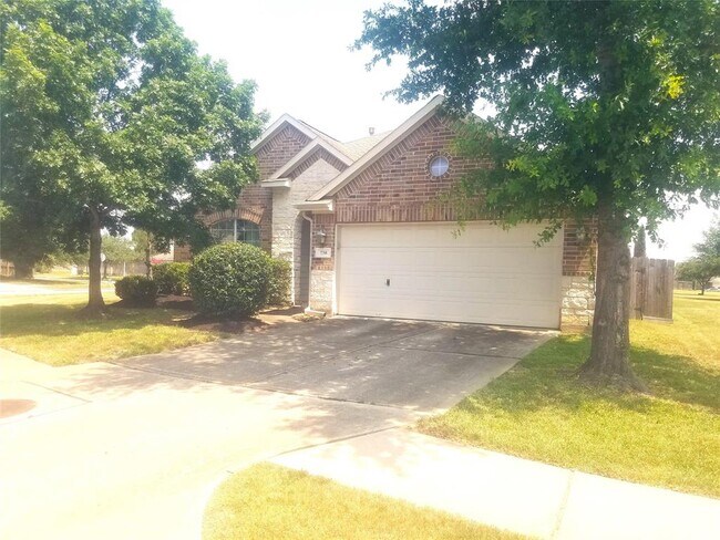 Foto del edificio - 738 Shady Lodge Ln