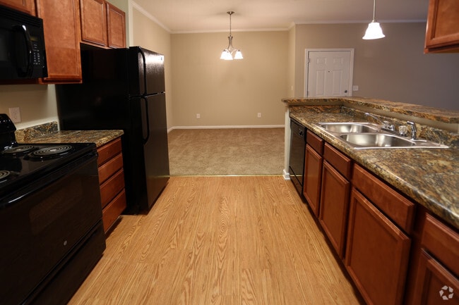 3BR-2BA 1325SF - Ashton Mill