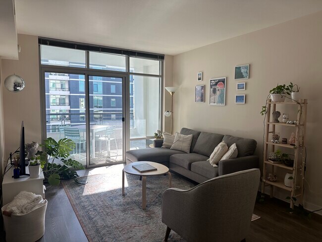 Foto del edificio - 425 W Beech St
